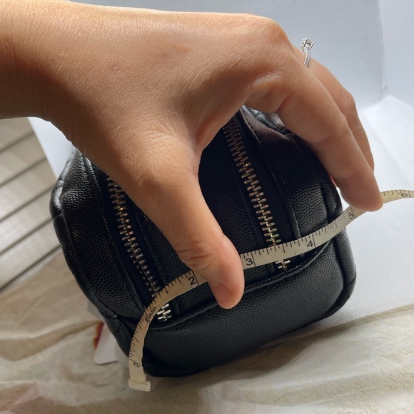 Travel pouch from Chanel beauty line - Picture 10 of 11